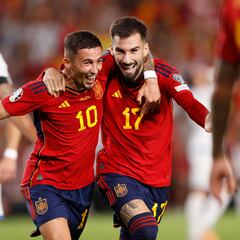 Baena marcó en su debut con la Selección, como Mario Gaspar y Pau Torres