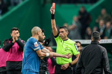 Pepe, expulsado por agredir a un rival con la madre de Cristiano delante