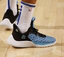 Las increíbles zapatillas que usó Curry para romper un récord en la NBA