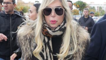 Malena Gracia a su llegada a la capilla ardiente del humorista Paco Arévalo, en el tanatorio Servisa, a 4 de enero de 2024, en Valencia, Comunidad Valenciana (España). El humorista Paco Arévalo falleció ayer por la noche, 3 de enero, a los 76 años de edad en su domicilio de Valencia. Fue encontrado por su hijo y aún se desconocen las causas de la muerte. Arévalo inició su carrera como humorista y actor cómico y le llevó a participar en varias películas, series y obras de teatro. Su mayor popularidad fue cuando apareció en el concurso televisivo, ‘Un, dos, tres, responda otra vez’. En sus inicios, trabajó en el show del ‘Bombero torero’ y en los últimos años, participó como colaborador de varios programas de televisión. El entierro se celebra mañana, 5 de enero en el Cementerio Parque de la Paz de Valencia.
FAMILIARES;ENTIERRO;MUERTE;FAMOSOS;FAMILIA
José Ramón Hernando / Europa Press
04/01/2024