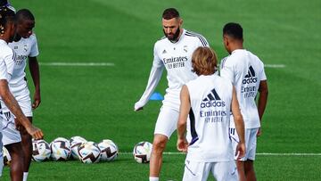 Los jugadores del Real Madrid apoyarán la iniciativa de LaLiga y del Banco Santander en su iniciativa favorable a la lucha contra el cáncer de mama.