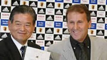 <b>OFICIAL</B>. Ya es oficial. Zico ha estampado su firma en el contrato que le acredita como seleccionador de Japón. Nueva etapa y nuevo reto.