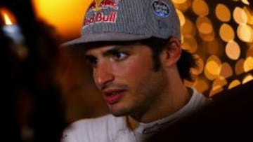 Carlos Sainz, contento con su noveno puesto en calificaci&oacute;n.