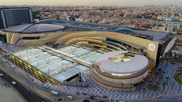 La Academia Rafa Nadal de Kuwait acoge la primera visita del pádel profesional.