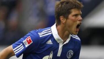 Huntelaar le da el triunfo al Schalke ante el Hamburgo