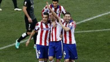 Godín celebra su gol.