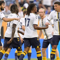 James, 45 minutos y un buen juego con Everton ante Pumas