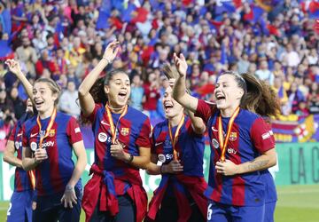 El Barcelona no encontr車 rival en una Real Sociedad que estuvo nerviosa y nunca logr車 competir. Ona (2), Salma, Graham (2), Mariona (2) y Pina, goleadoras.