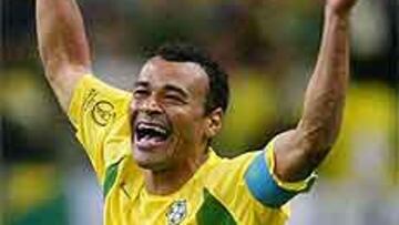 <b>TERCERA FINAL.</b> Cafú se convertirá el domingo el primer jugador de la historia en jugar tres finales consecutivas.