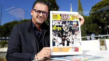 El montengrino posa para AS con la portada del día de la Séptima, ganada gracias a un gol suyo a la Juventus en la final de Ámsterdam.