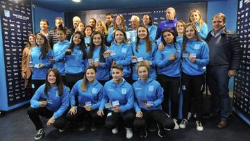 Racing presentó a su equipo de fútbol femenino