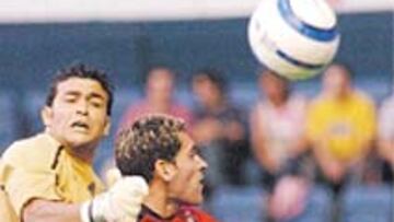 El juego aéreo definió el partido.