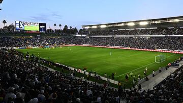 Who has appeared at MLS Cup Halftime Show in the past?