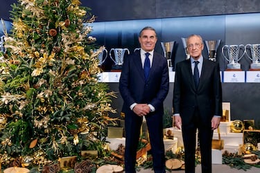 Florentino Pérez, presidente del Real Madrid junto a Sergio Scariolo, entrenador del Real Madrid de Baloncesto.