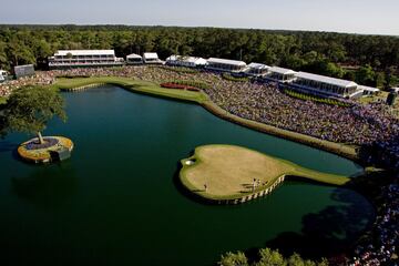 Hogar de The Players, el quinto grande, destaca entre la mir¨ªada de trazados de Florida. Entre otras cosas por el famoso green en forma de isla del 17. Pocos hoyos condicionan tanto a los jugadores y ejercen tanto magnetismo sobre los espectadores. El dise?o original es de Pete Dye, que lo reformar¨ªa en 1983, 1985, 1986 y 2003.