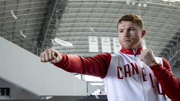 May 4, 2021; Dallas, TX; Saul -Canelo- Alvarez tours AT-T Stadium and meets with the media prior to his fight against Billy Joe Saunders (GBR) on May 8, 2021 in Dallas.
 
 &amp;lt;br&amp;gt;&amp;lt;br&amp;gt;
 
 4 de mayo de 2021; Dallas, TX; Saul -Canelo- Alvarez recorre el AT-T Stadium y se reune con los medios previo a su pelea contra Billy Joe Saunders (GBR) el 8 de mayo de 2021 en Dallas.