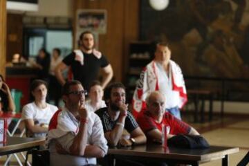 DEPORTES
LOS HINCHAS DE RIVER VIENDO EL PÁRTIDO EN BAR DEL ESTADIO.
FOTO ORTIZ GUSTAVO 16-12-15