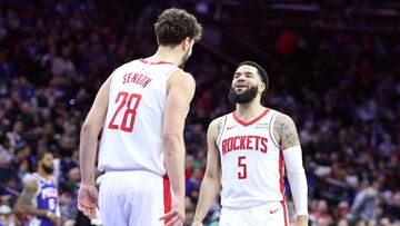 The NBA is halfway there to the playoffs and the action continues when the Houston Rockets and the New York Knicks clash for a place in the postseason.