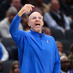 Fuming Mavs coach hits out at “terrible” officals after missed Flagg foul