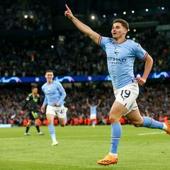 How many players have won the Champions League and the World Cup in the same season?