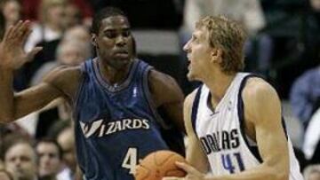 <b>LOS MEJORES.</b> Por encima de los Jazz, Dallas se ha convertido en el mejor equipo en el arranque de la temporada.