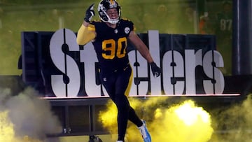 Dec 7, 2023; Pittsburgh, Pennsylvania, USA;  Pittsburgh Steelers linebacker T.J. Watt (90) takes the field against the New England Patriots at Acrisure Stadium. Mandatory Credit: Charles LeClaire-USA TODAY Sports