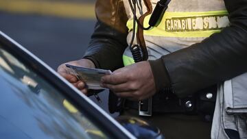 Multa por no grabar la patente en el vehículo: fechas, montos y qué debo saber