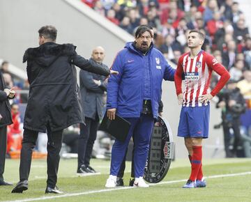Minutos antes del descanso un lance entre Lucas y Calleri terminó con el jugador rojiblanco lesionado y tuvo que sustituido por José María Giménez.