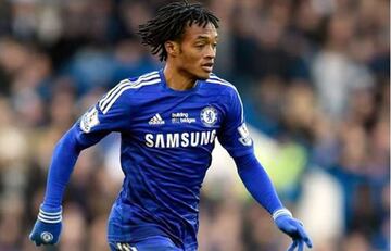 Cuadrado está en el puesto 5, el volante que hoy hace parte de la Juve fichó por el Chelsea en 2015 por 34 millones de euros 