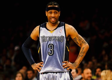 "The Answer" anunció el 10 de septiembre de 2009 su fichaje por una temporada por Memphis Grizzlies. Una travesía que únicamente duró hasta el 7 de noviembre. Por motivo de una lesión no pudo disputar la pretemporada ni los primeros partidos de la temporada regular con la franquicia de Tennessee. Iverson disputó tres partidos oficiales con los Grizzlies antes de rescindir su contrato con la franquicia por "acuerdo mutuo". 