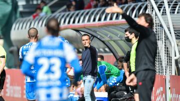 El duelo entre Bilbao Athletic y Deportivo sigue jugándose en los despachos.