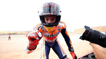 MotoGP - Aragon Grand Prix - Ciudad del Motor de Aragon, Alcaniz, Spain - September 22, 2019 Repsol Honda's Marc Marquez celebrates after winning the MotoGP race REUTERS/Albert Gea