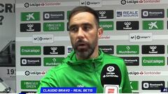 Sampaoli se topa con Bravo tras el Derbi y así fue la reacción del portero al verlo