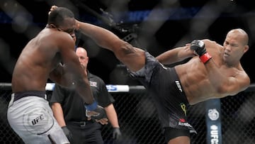 Ronaldo Souza gana por KO en el 1º asalto del UFC Charlotte a Derek Brunson.