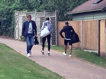 Garbiñe, marchándose con Laurent Lafitte tras un entrenamiento.