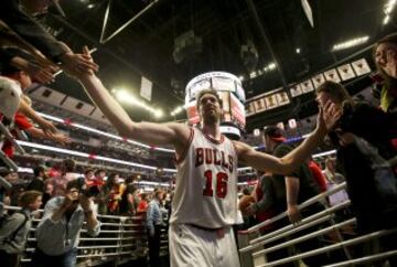 Pau aterriz¨® en Chicago Bulls en el verano de 2014. All¨ª jug¨® dos temporadas y fue all star las dos, en 2015 y 2016. As¨ª complet¨® sus seis all star disputados en la NBA. En 2015 lleg¨® a segunda ronda de playoffs.