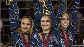 <b>PODIO</B>. Irina Tchachina, Alina Kabaeva y Liasan Utiasheva, en los Campeonatos del Mundo de Gimnasia celebrados en Madrid.