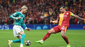 Soccer Football - UEFA Champions League - Round of 16 - First Leg - Galatasaray v Liverpool - Rams Park, Istanbul, Turkey - March 10, 2026 Liverpool's Hugo Ekitike in action with Galatasaray's Abdulkerim Bardakci REUTERS/Umit Bektas