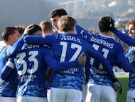 COMO (Italy), 03/01/2026.- Como 1907 player celebrate after scoring a goal during the Italian Serie A soccer match Como 1907 vs Udinese at Giuseppe Sinigaglia stadium in Como, Italy, 03 January 2026. (Italia) EFE/EPA/ROBERTO BREGANI