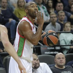 Granger acribilla al Zalgiris y da la primera victoria al Baskonia