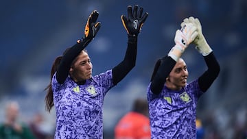 Cecilia Santiago e Itzel Gonzalez of Tigres during the 9th round match between Monterrey and Tigres UANL as part of the Torneo Clausura 2025 Liga MX Femenil at BBVA Bancomer Stadium on February 14, 2025 in Monterrey, Nuevo Leon, Mexico.