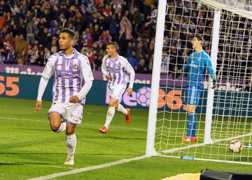 1-0. Anuar marcó el primer gol.