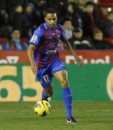 Valdo fue uno de los jugadores más desequilibrantes del Levante en su etapa (2010-13). Su velocidad, regate y capacidad para romper líneas lo convirtieron en un arma ofensiva clave. Participó en la histórica clasificación del equipo para competiciones europeas, y su rendimiento fue reconocido por la afición. Fue un jugador que marcó diferencia en los metros finales.