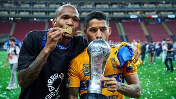 <br><br>
Luis Quinones y Javier Aquino con el Trofeo de Campeon durante el partido Guadalajara vs Tigres UANL, Correspondiente al partido de Vuelta de la Gran final del Torneo Clausura 2023 de la Liga BBVA MX, en el Estadio Akron, el 28 de Mayo de 2023.