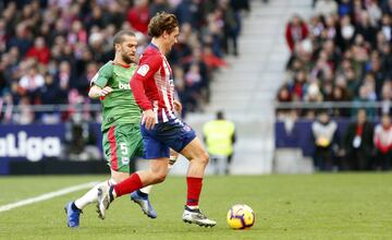 Vitolo vio el desmarque de Griezmann que encaró ante Pacheco, el primer tiro fue al palo pero al rechace, el jugador francés hizo el 2 a 0.
