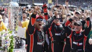 Después de 15 años, Juan Pablo Montoya se consagra vencedor de las 500 Millas de Indianapolis.