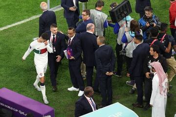 Cristiano Ronaldo se retira entre lágrimas, tras caer eliminado del Mundial ante Marruecos.