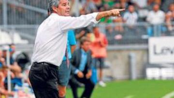 <b>CUESTIONADO. </b>David Amaral comienza a estar en la cuerda floja por los malos resultados.