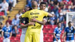 Lobos BUAP lució manta en apoyo a su portero Lucero Álvarez