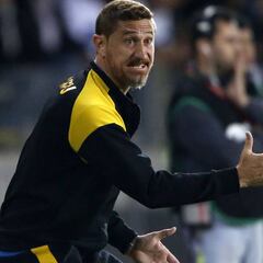 El nuevo candidato que surge para la banca de U. Católica